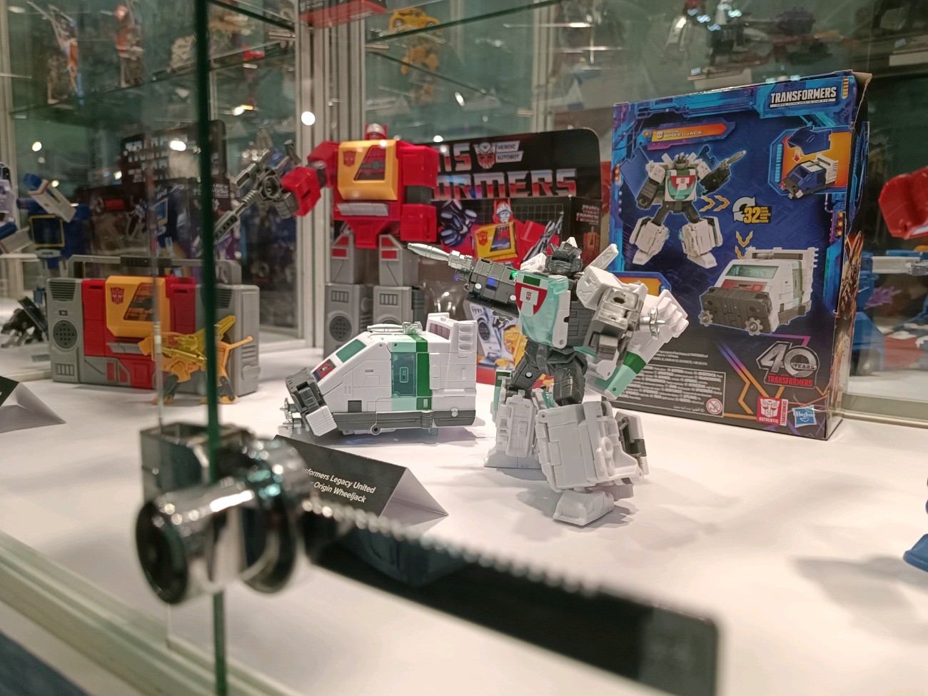 Transformers News: First Look and Hands On Video with Legacy Origin Wheeljack Transformers News: First Look and Hands On Video with Legacy Origin Wheeljack
