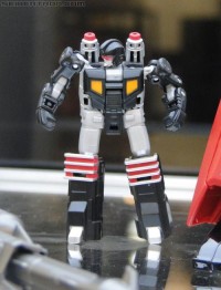 Transformers News: BotCon 2011 Coverage - Retail Exclusives