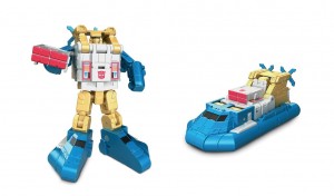 Transformers News: Video Review of Titans Return Seaspray