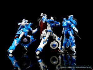Transformers News: Pictorial Review - Transformer SDCC 2015 Combiner Hunters Chromia