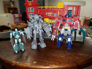 Transformers News: Pictorial Review of Transformers Studio Series Leader Blackout