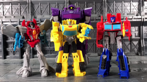 Transformers News: Video Reviews of Transformers Cyberverse Bumblebee and Optimus Prime