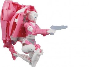 Transformers News: New Photos of Earthrise Arcee Show why the Backpack was Made to Detach