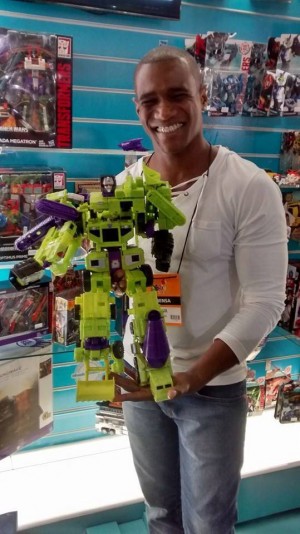 Transformers News: New Combiner Wars Devastator Pics Show Off Massive Scale