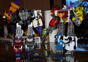 Transformers News: Combiner Wars Battle Core Optimus Prime Factory Installed Hip Fix
