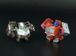 Transformers News: New Galleries: Q-Transformers QT-19 Optimus Prime and QT-20 Megatron