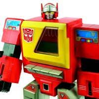 Transformers News: Hasbro SDCC Exclusive Images: Blaster, Mighty Muggs Prowl, and more!