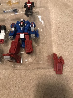 Transformers News: Several breakage reports with newly released Siege Slamdance