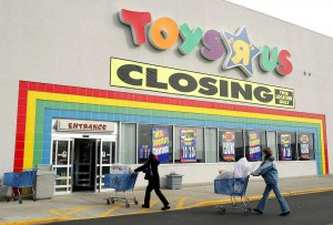 Transformers News: Toys R Us Closure Official Press Release, MGA Entertainment Bids on TRU Canada
