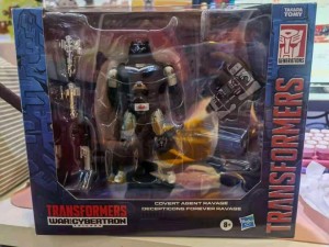 Transformers News: Possible First Look at Kingdom Beast Wars Ravage (Tripredacus Agent)