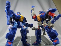 Transformers News: New Images of United Primes, Bumblebees, Straxus and  More!