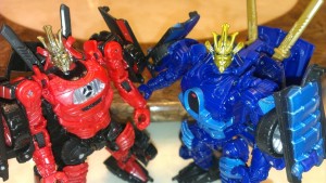 Transformers News: Pictorial Toy Review Comparing Transformers: The Last Knight Drift with Age of Extinction Drift