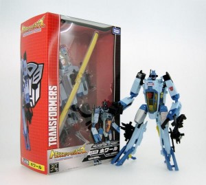 Transformers News: In- and Out of Package Image - Takara Tomy Transformers Legends LG-05 Whirl