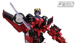 Transformers News: More images of Takara Legends G2 Megatron, Targetmaster Windblade and Decepticon Clones