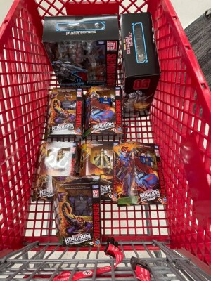Transformers News: Kingdom Scorponok, Tracks and Wingfinger Found at US Target