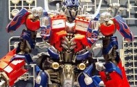 Transformers News: Shizuoka Hobby Show 2011 TakaraTomy Exhibit - Dual Model Kit Optimus Prime / Bumblebee