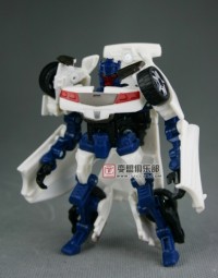Transformers News: New ROTF Scout Images and TFA Bulkhead and Freeway Jazz