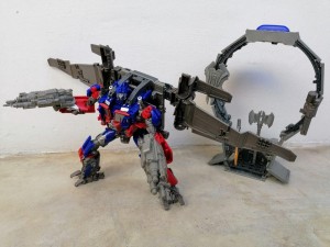 Transformers News: In Hand Images of Transformers Studio Series DOTM Optimus Prime And Car Mode Dropkick