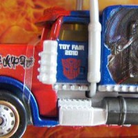 Transformers News: Pics of Nuremberg's Toy Fair 2010 exclusive RPM Optimus Prime
