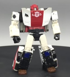 Transformers News: NETFLIX Transformers War for Cybertron Trilogy Red Alert Video Review