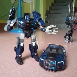 Transformers News: More Images of Transformers: The Last Knight Bumblebee, Berserker, Barricade Toys