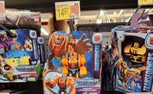 Transformers News: Transformers Earthspark Warrior Class Jawbreaker and Starscream found at US Walmarts