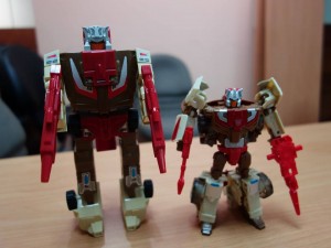 Transformers News: In Hand and G1 Comparison Images of Transformers Titans Return Chromedome and Highbrow