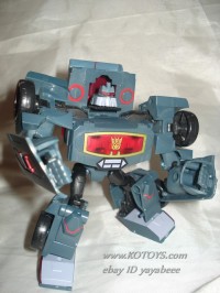 Transformers News: New Images of Animated Deluxe Electrostatic Soundwave