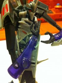 Transformers News: Transformers Prime Robots in Disguise Voyager Starscream & Bulkhead In-Hand Images