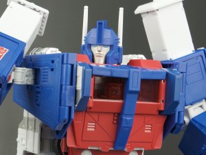Transformers News: New Galleries: Masterpiece MP-22 Ultra Magnus with Spike and Daniel Witwicky