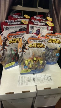 Transformers News: Transformers Prime Beast Hunters Deluxe Wave 4 Sighted at Retail