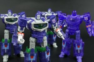 Transformers News: New Galleries: BotCon 2016 Exclusives Reflector and Flash Sentry