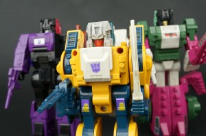 Transformers News: New Galleries: G1 Decepticon Headmasters Weirdwolf, Skullcruncher and Mindwipe