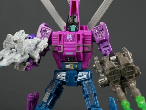 Transformers News: New Galleries: WFC Siege Deluxe Class Spinister with Battle Masters Singe and Shrute