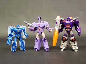 Transformers News: In Hand Images of Kingdom Optimus Primal, Cyclonus and more with Size Comparisons