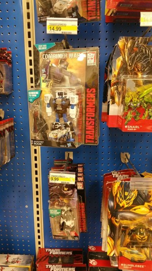 Transformers News: Transformers Combiner Wars Wave 3 Legends and Deluxe Found at U.S Retail