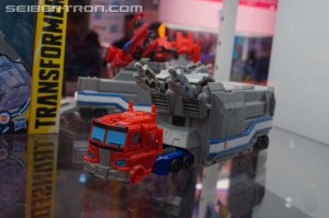 Transformers News: Gallery for Transformers Cyberverse Display at SDCC 2018 with Windblade, Optimus Trailer Playset and More #HasbroSDCC