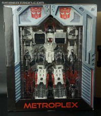 Transformers News: SDCC 2013 Metroplex Unboxing and New Details About Exclusive Set