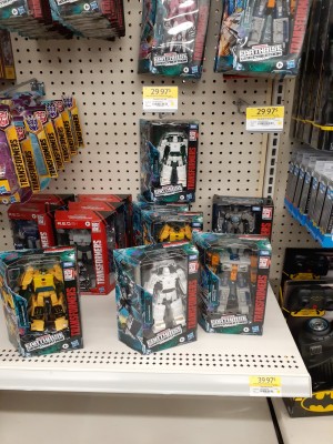 Transformers News: Transformers Earthrise Deluxe Wave 3 Found in Canada along with Bluestreak and Tigertrack