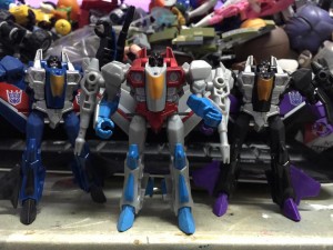 Transformers News: In-Hand Pics of Transformers Combiner Wars Legends Skywarp