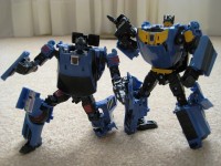 Transformers News: Out of Box Images of TFCC Punch / Counterpunch and Shattered Glass Cyclonus