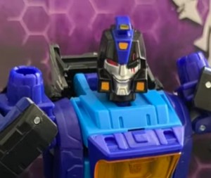 Transformers News: Transformers Shattered Glass Blurr Video Review