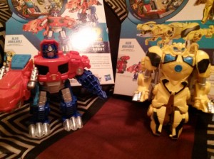 Transformers News: Transformers: Rescue Bots Roar and Rescue Optimus Prime and Bumblebee at US Retail