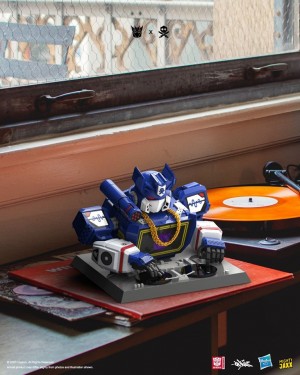 New Soundwave DJ Statue + Contest to Win It