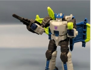 Transformers News: Review of Transformers Legacy United Core Class Energon Megatron