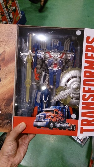 Transformers News: AoE First Edition Optimus Prime Sighted In Singapore