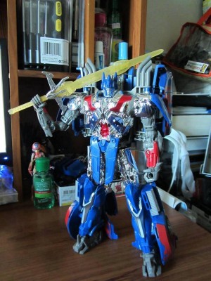 Transformers News: New Images: Transformers: Age of Extinction First Edition Optimus Prime Amazon Exclusive