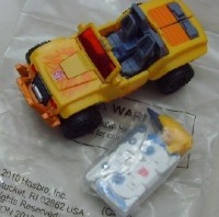 Transformers News: Rumor: Yellow Hound & White Ravage - BotCon 2010 side figure?