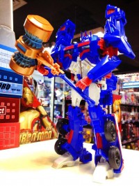 Transformers News: In-Hand Images: Transformers Platinum Edition Ultra Magnus