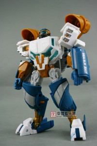 Transformers News: In-Depth Gallery of Voyager Seaspray